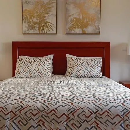 Lina Villa Lourinhã