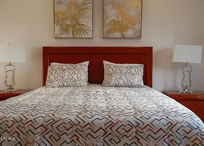 Lina Villa Lourinhã